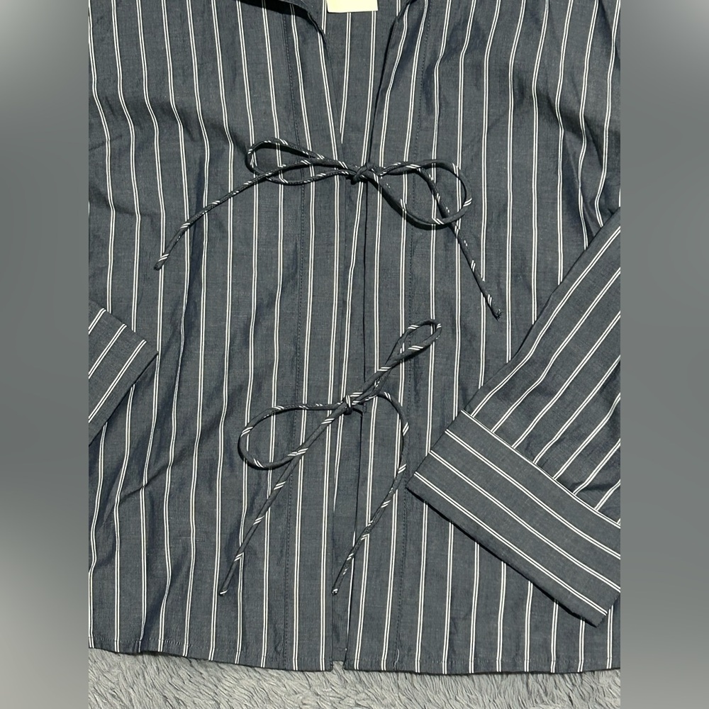 NWT Abercrombie & Fitch Poplin Tie Front Shirt Blouse - L - Picture 5 of 11